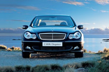 Giá xe Mercedes-Benz giảm mạnh