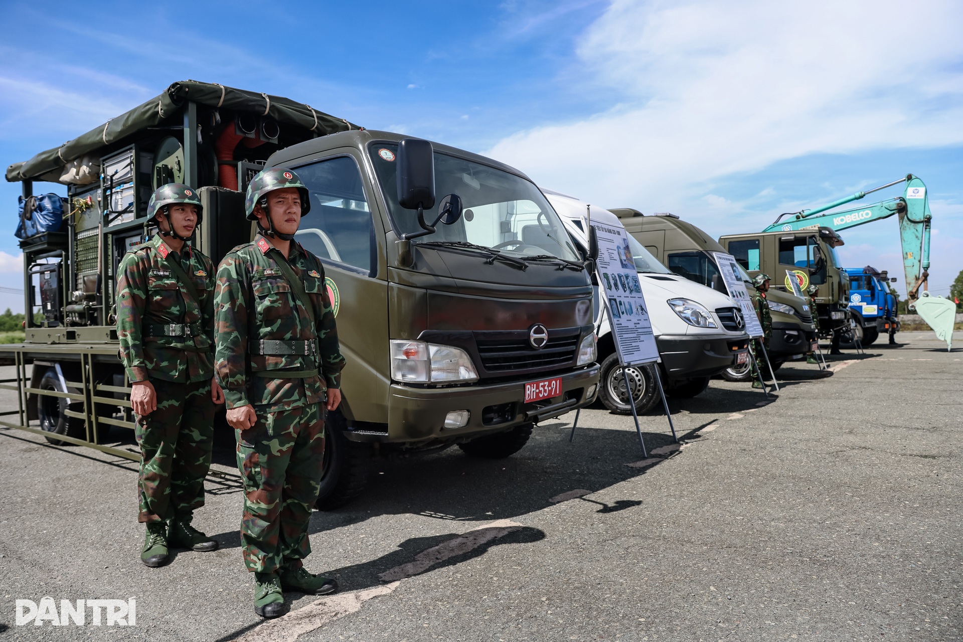 Đại sứ Mỹ Marc Knapper dự lễ bàn giao đất sạch dioxin tại sân bay Biên Hòa - 12