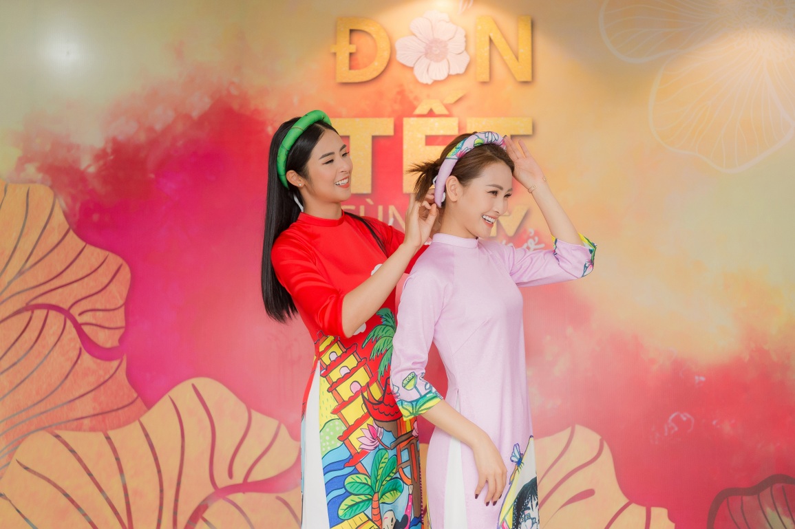 BTV Thu Hà, Mai Ngọc VTV khoe dáng chuẩn với áo dài Ngọc Hân - 7 BTV Thu Hà, Mai Ngọc VTV khoe dáng chuẩn với áo dài Ngọc Hân - 7