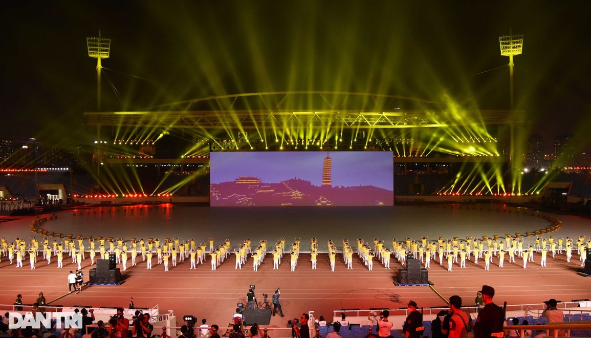 Thay đổi bất ngờ người cầm cờ đoàn Việt Nam ở lễ khai mạc SEA Games - 2 Thay đổi bất ngờ người cầm cờ đoàn Việt Nam ở lễ khai mạc SEA Games - 2