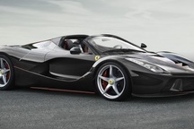 Khách hàng kiện Ferrari "chảnh"