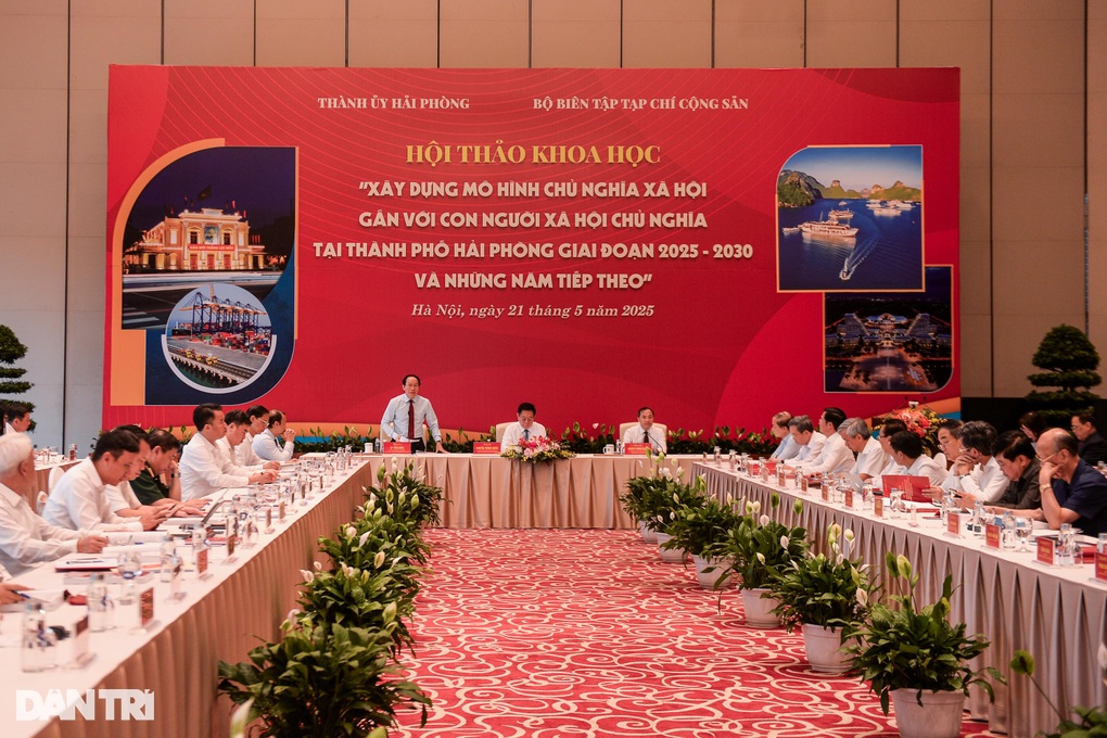 Chuyên gia hiến kế xây dựng chủ nghĩa xã hội gắn với con người ở Hải Phòng - 2 Chuyên gia hiến kế xây dựng chủ nghĩa xã hội gắn với con người ở Hải Phòng - 2