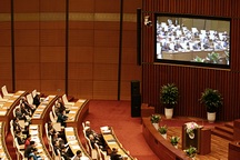 Ủy ban Kinh tế lo ngại "bong bóng" chứng khoán, bất động sản