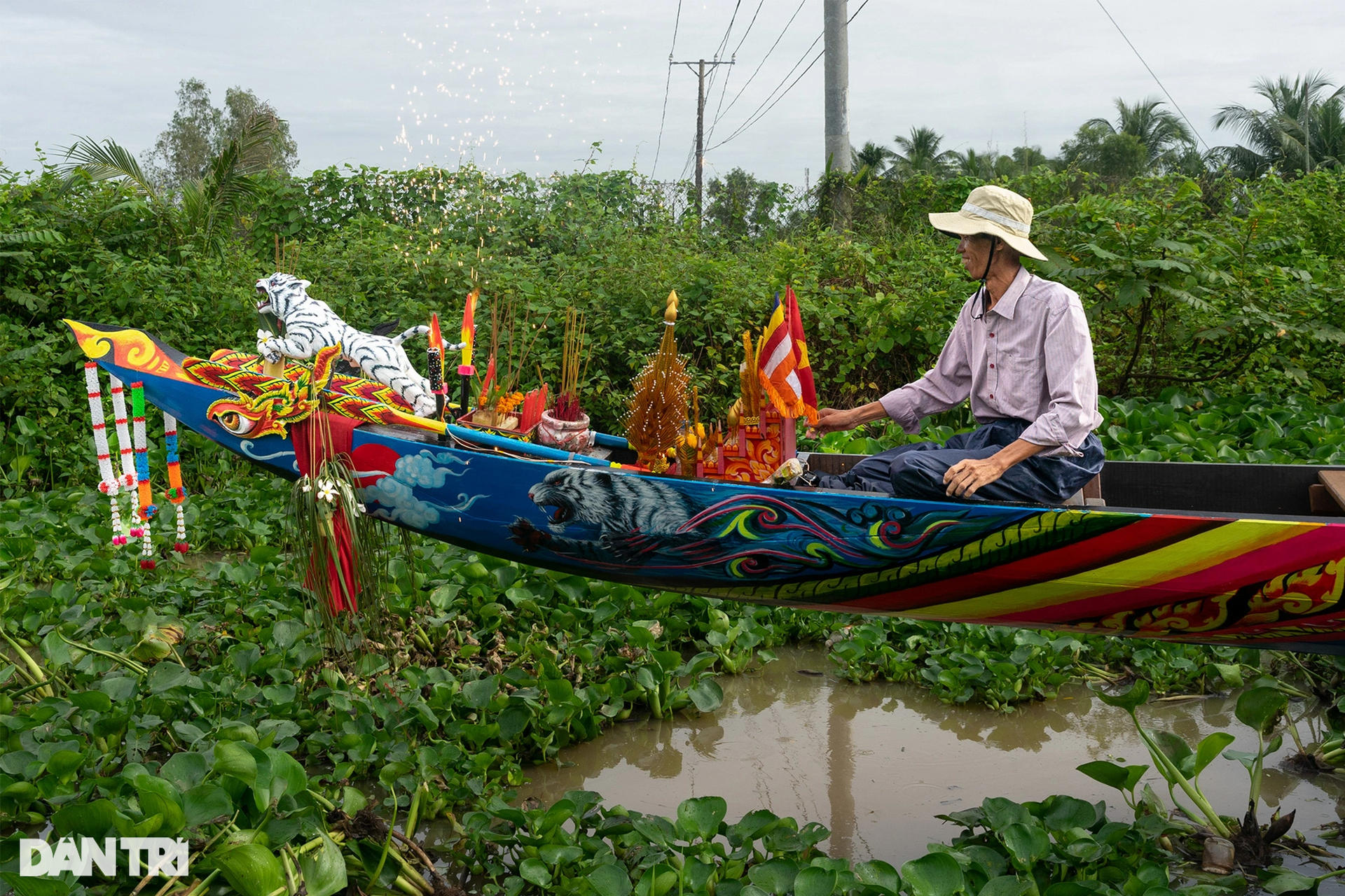 Cận cảnh lễ hạ thủy ghe Ngo của đồng bào Khmer Nam bộ - 15 Cận cảnh lễ hạ thủy ghe Ngo của đồng bào Khmer Nam bộ - 15