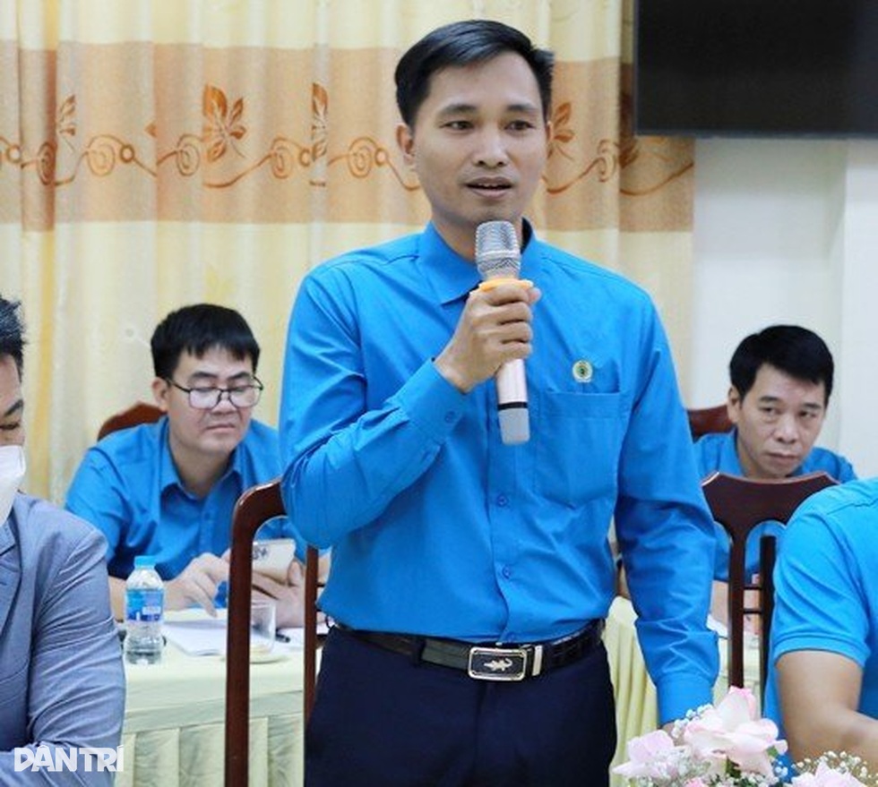 Công nhân gạt nước mắt chạy xe ôm, làm giúp việc khi nhà máy đóng cửa - 6 Công nhân gạt nước mắt chạy xe ôm, làm giúp việc khi nhà máy đóng cửa - 6