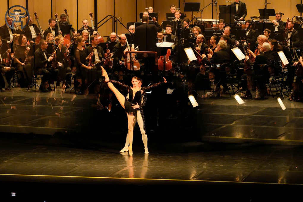 Vietnam Airlines Classic Hanoi Concert 2024: Sự hòa quyện giữa nhạc cổ điển và ballet - 7 Vietnam Airlines Classic Hanoi Concert 2024: Sự hòa quyện giữa nhạc cổ điển và ballet - 7
