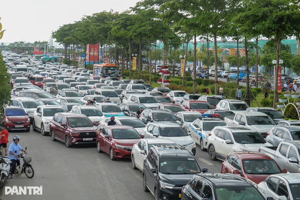 Hà Nội: Hộ nghèo sẽ được hỗ trợ 100% khi chuyển xe máy xăng sang xe điện? - 2 Hà Nội: Hộ nghèo sẽ được hỗ trợ 100% khi chuyển xe máy xăng sang xe điện? - 2