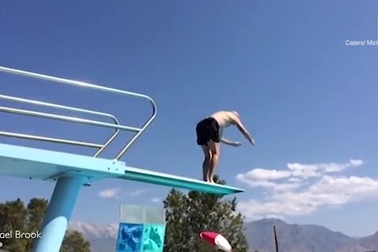 Clip: “Tròn mắt” với khả năng bật nảy của ông cụ U70