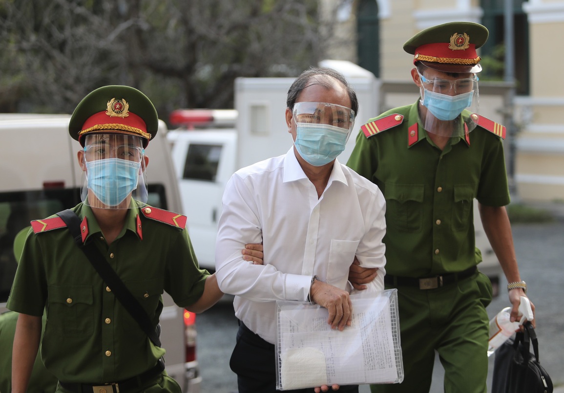 Viện kiểm sát: Có căn cứ xác định Lê Tấn Hùng tham ô 13 tỷ đồng - 1 Viện kiểm sát: Có căn cứ xác định Lê Tấn Hùng tham ô 13 tỷ đồng - 1