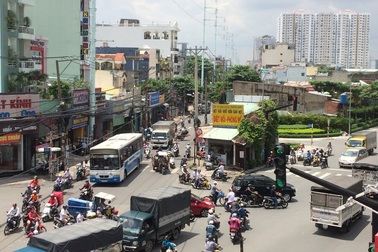 Ngôi nhà 3 mặt tiền "hiên ngang" giữa điểm nóng giao thông Sài Gòn