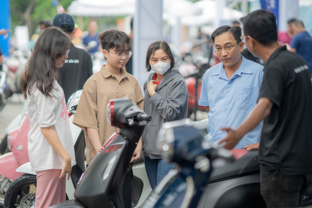 VinFast Evo Lite Neo đồng hành cùng học sinh mùa tựu trường - 2