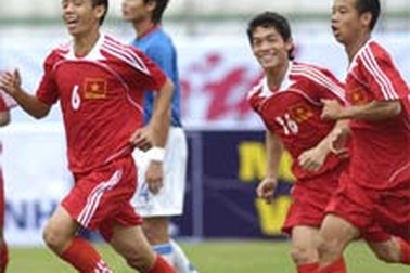 Việt Nam bị cầm chân, Thái Lan thắng vất vả