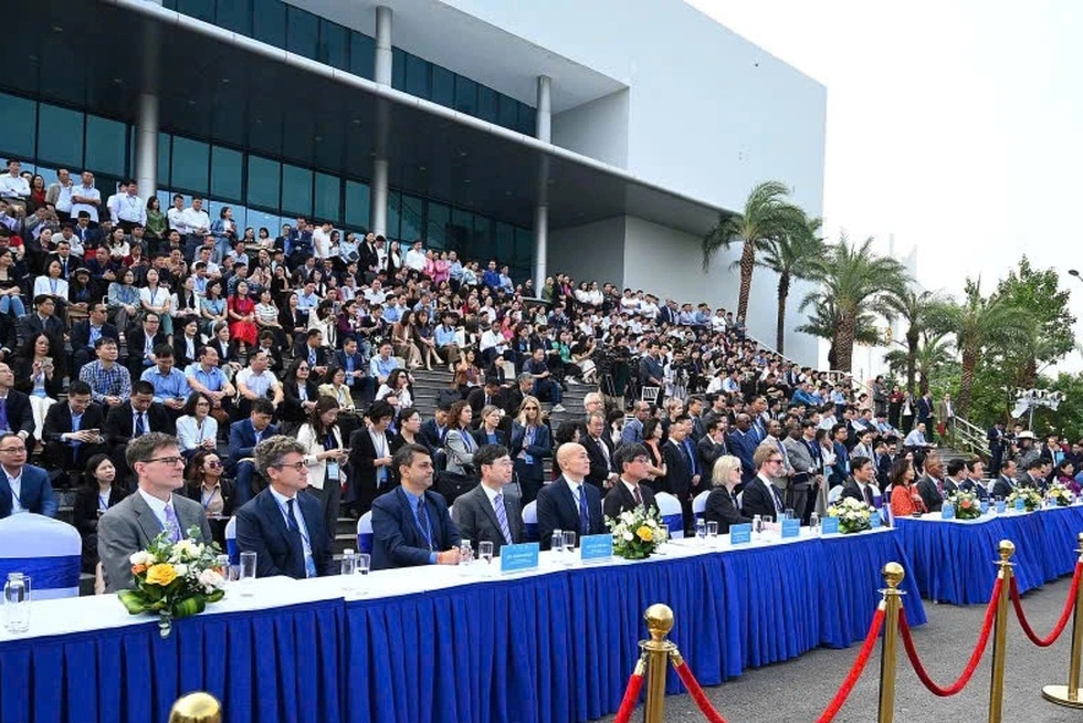 Việt Nam định hình “hành lang nhân văn” cho trí tuệ nhân tạo tại VIDW 2025 - 4 Việt Nam định hình “hành lang nhân văn” cho trí tuệ nhân tạo tại VIDW 2025 - 4