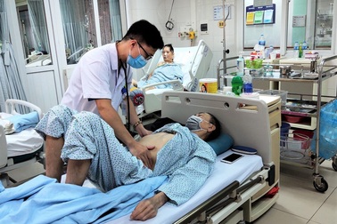 Uống thuốc nam chữa tiểu đường, người đàn ông nguy kịch phải thở máy