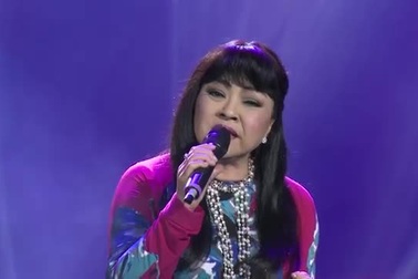 Danh ca Hương Lan hát "Khóc thầm"