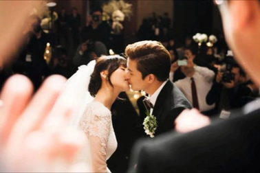 Vụ chuyện tình "vua cá koi": "Chồng cũ tôi mơ được gọi bạn gái mới là vợ!"