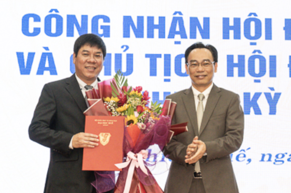 Công bố Chủ tịch Hội đồng Đại học Huế - 1 Công bố Chủ tịch Hội đồng Đại học Huế - 1