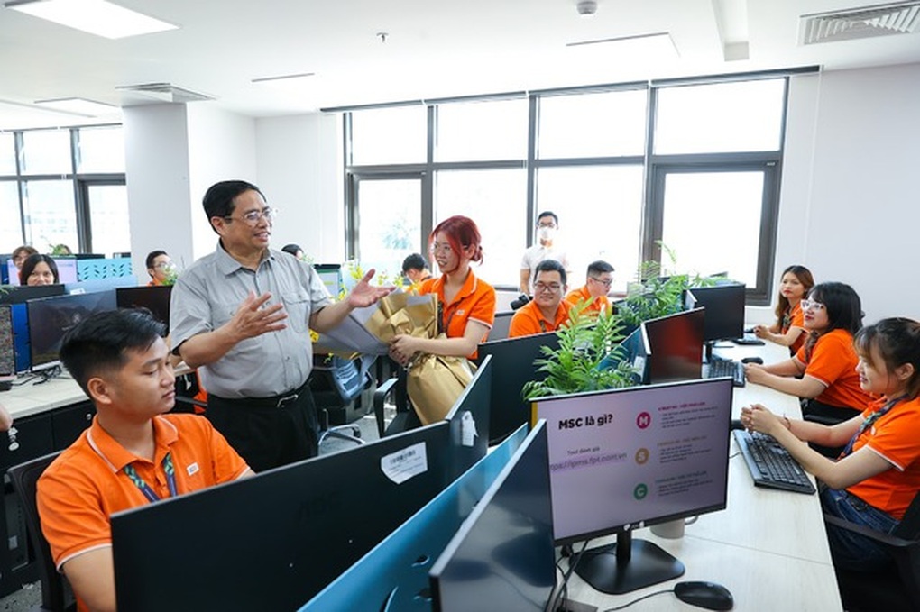 Thủ tướng khảo sát một số nhà máy, dự án công nghệ cao tại Đà Nẵng - 5 Thủ tướng khảo sát một số nhà máy, dự án công nghệ cao tại Đà Nẵng - 5