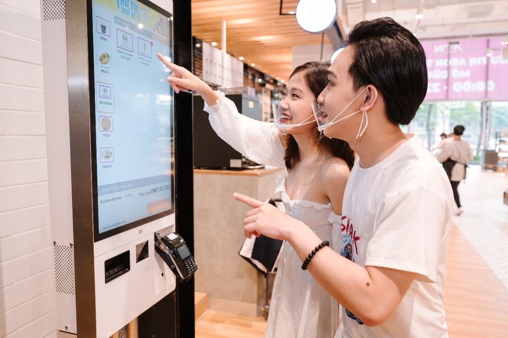 Doanh nghiệp bán lẻ nắm bắt xu hướng thanh toán không tiền mặt - 4 Doanh nghiệp bán lẻ nắm bắt xu hướng thanh toán không tiền mặt - 4