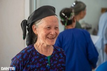 Hàng triệu người cao tuổi ngóng tiền hưu trí xã hội mới