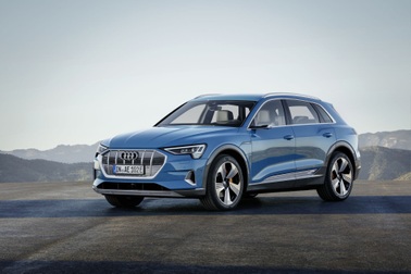 Audi e-tron SUV khuấy động phân khúc xe sang chạy điện