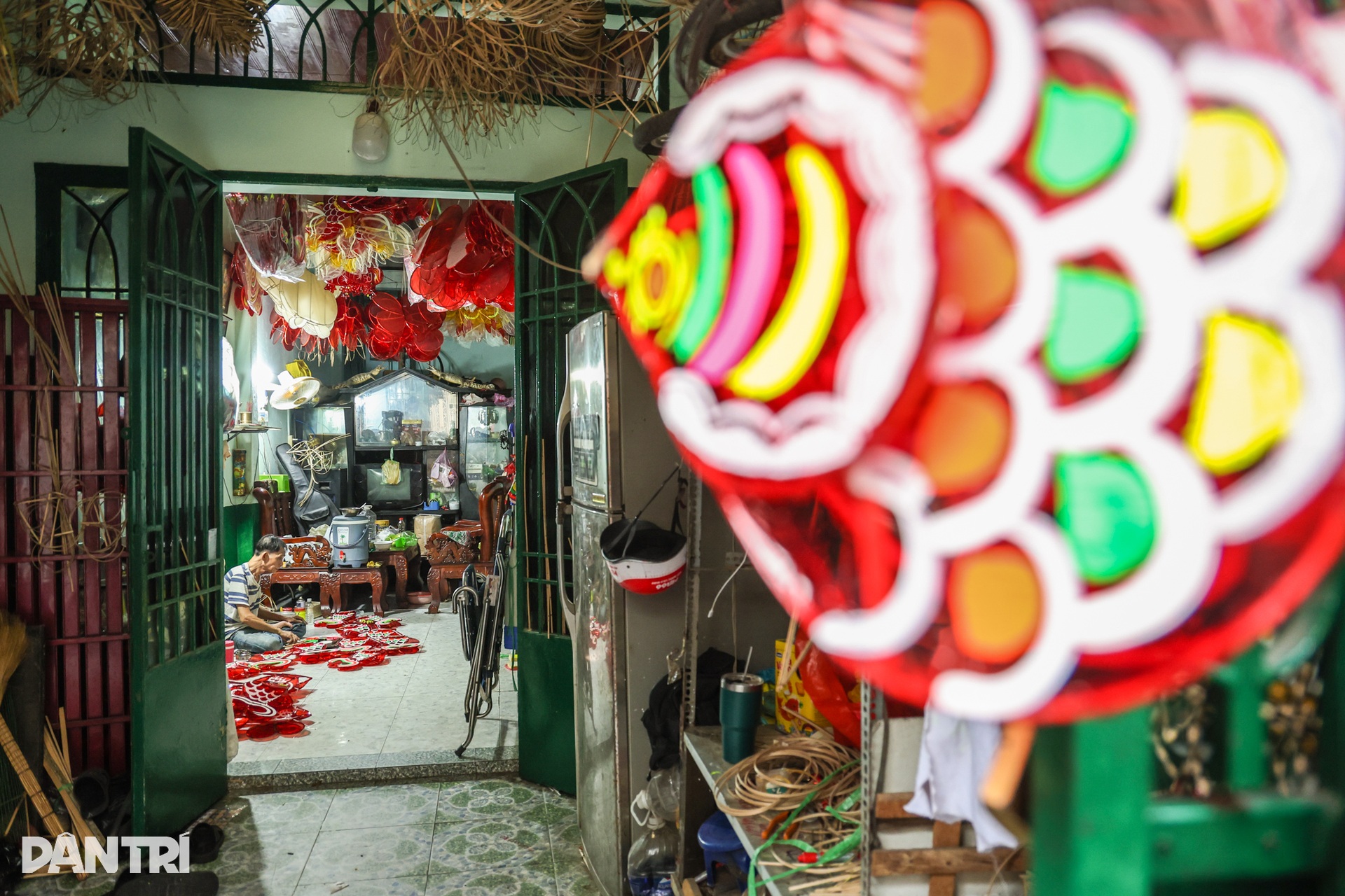Người níu giữ, kẻ dần buông tay ở xóm lồng đèn hơn nửa thế kỷ tại TPHCM - 11