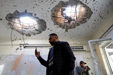 Tấn công đẫm máu nhằm vào đại học Afghanistan, 35 người chết