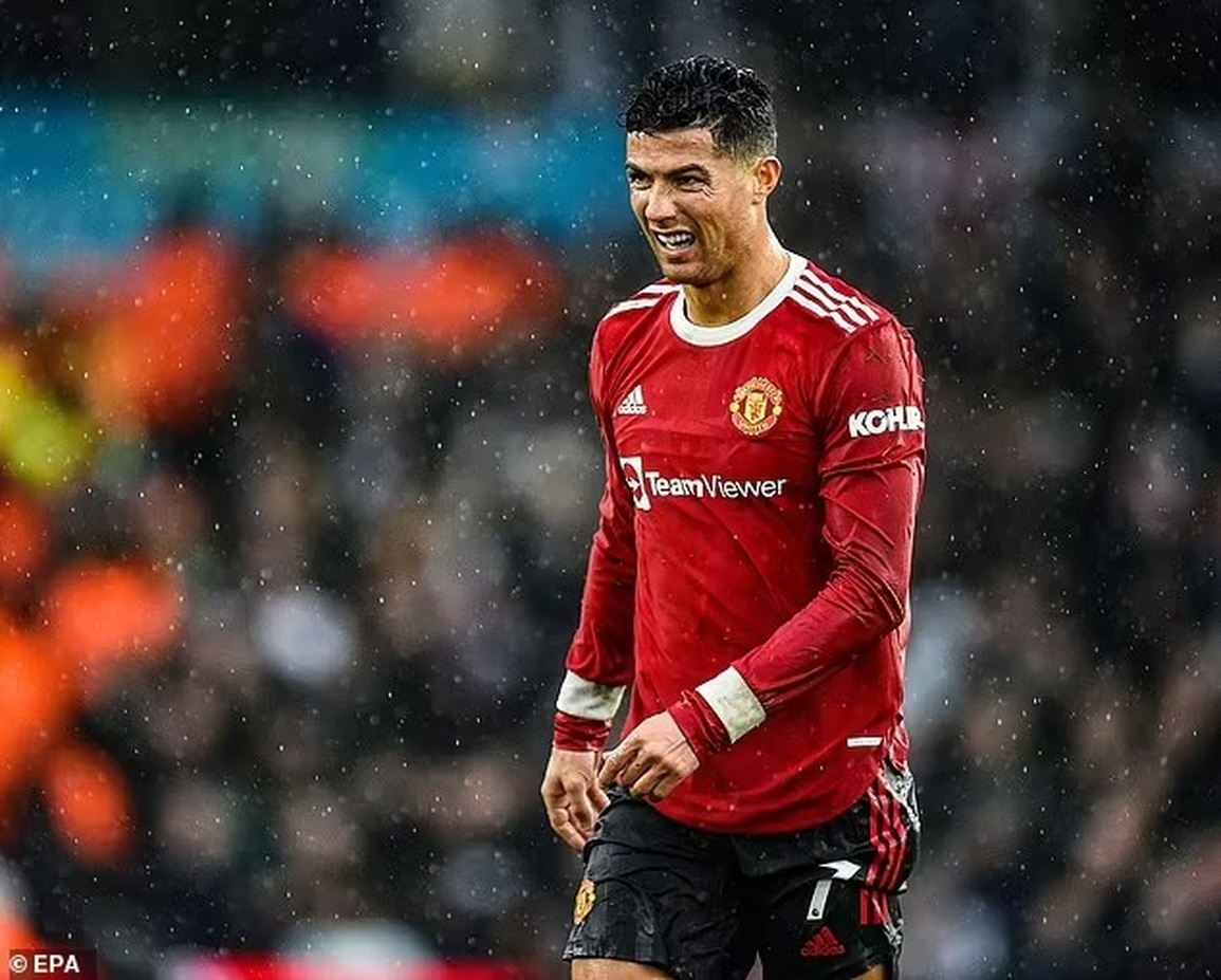 C.Ronaldo bị chỉ trích sau pha bỏ lỡ bàn thắng khó tin trước Leeds United - 2 C.Ronaldo bị chỉ trích sau pha bỏ lỡ bàn thắng khó tin trước Leeds United - 2