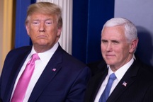 Ông Trump gặp cấp phó Mike Pence trước màn "chốt hạ"