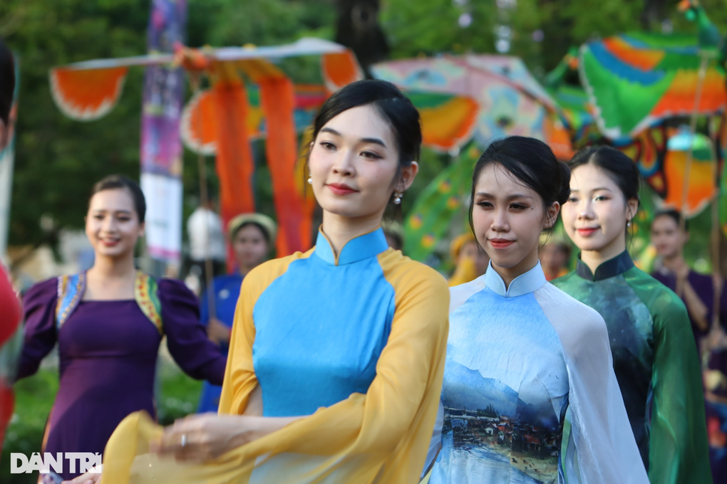 Những con số ấn tượng trong Tuần lễ Festival nghệ thuật quốc tế Huế 2024 - 1