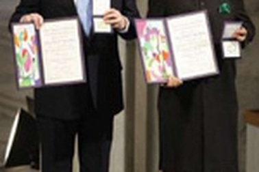 Chùm ảnh: Sôi động lễ trao giải thưởng Nobel 2007