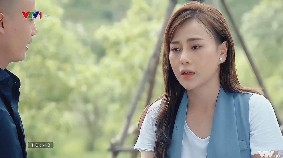 Phương Oanh lên tiếng khi bị ném đá thời trang trong Hương vị tình thân - 1 Phương Oanh lên tiếng khi bị ném đá thời trang trong Hương vị tình thân - 1