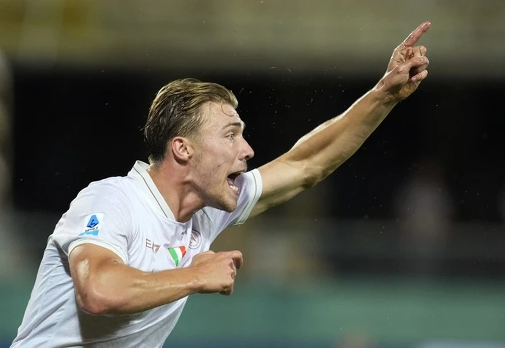 “Hàng thải” tỏa sáng ngay khi rời Man Utd, CĐV tiếc hùi hụi - 1 “Hàng thải” tỏa sáng ngay khi rời Man Utd, CĐV tiếc hùi hụi - 1