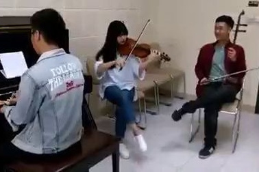 "Sau tất cả" trình diễn bằng piano, violin và đàn nhị