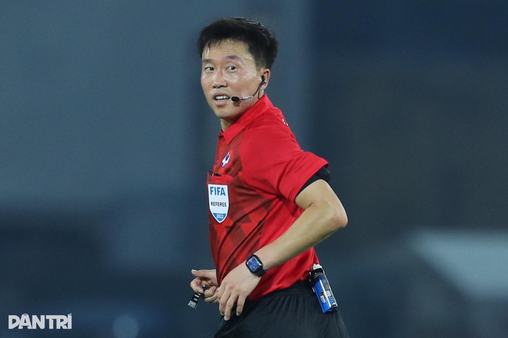 Hai trận cầu đinh vòng 22 V-League tiếp tục do trọng tài ngoại điều khiển - 1 Hai trận cầu đinh vòng 22 V-League tiếp tục do trọng tài ngoại điều khiển - 1