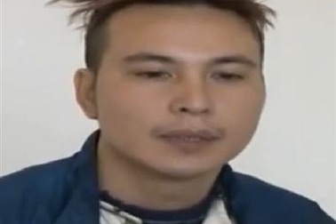 Đâm thấu bụng bạn gái khi phát hiện đang đi chơi với người khác