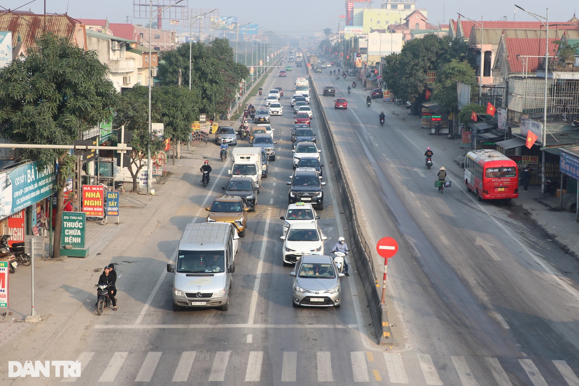 Nhiều người vi phạm giao thông trên đường phố Vinh dù mức phạt tăng nặng - 1 Nhiều người vi phạm giao thông trên đường phố Vinh dù mức phạt tăng nặng - 1