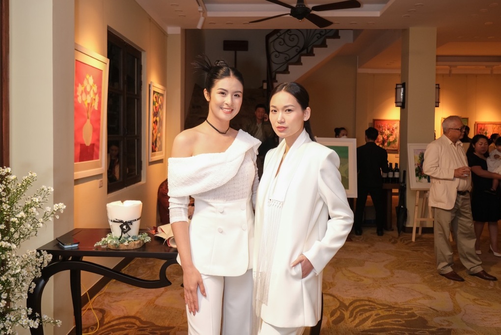 Tống Diệu Hằng tiết lộ tình bạn 10 năm với Hoa hậu Ngọc Hân - 1 Tống Diệu Hằng tiết lộ tình bạn 10 năm với Hoa hậu Ngọc Hân - 1