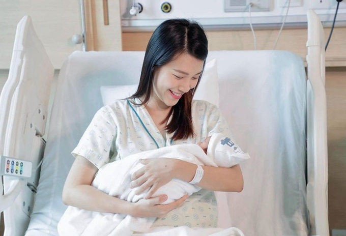 Một mình sinh và chăm con nhỏ vì xa chồng, “mẹ bỉm” Hoàng Oanh có chia sẻ gây chú ý - Ảnh 4. Một mình sinh và chăm con nhỏ vì xa chồng, “mẹ bỉm” Hoàng Oanh có chia sẻ gây chú ý - Ảnh 4.