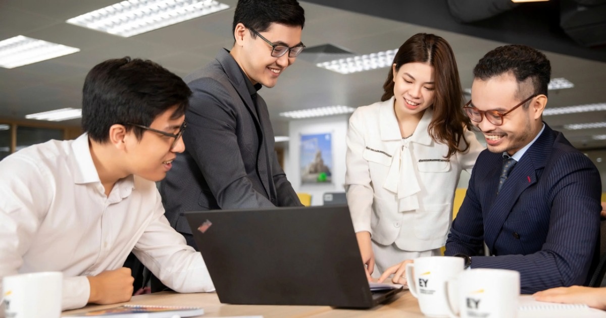 View - Tuân thủ quy định lao động là bước tiến đáng kể để phát triển bền vững | Báo Dân trí