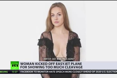 Nữ hành khách không được lên máy bay vì mặc đồ xuyên thấu