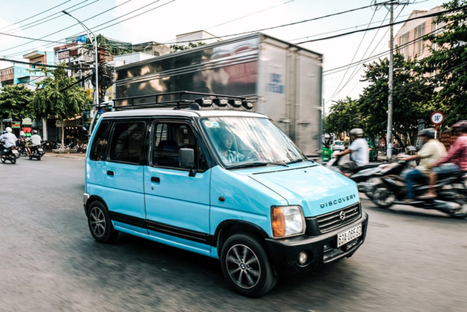 Sắm ô tô 90 triệu đi du Xuân, bí quyết hạnh phúc của đôi vợ chồng trẻ | Báo  Dân trí