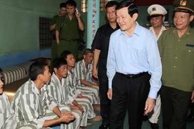Chủ tịch nước thăm, kiểm tra Trại giam Phú Sơn 4