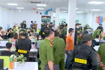Khám xét nhiều tòa nhà ở TPHCM, tạm giữ 86 người trong đường dây lừa đảo