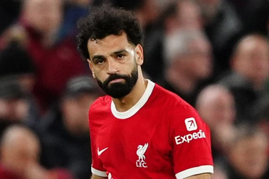 Liverpool thảm bại cực sốc, AS Roma quật ngã AC Milan