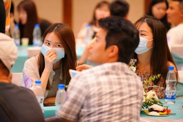 Cô gái lương 3,6 tỷ đồng/năm chi tiền tìm chồng suốt 12 năm vẫn "ế"