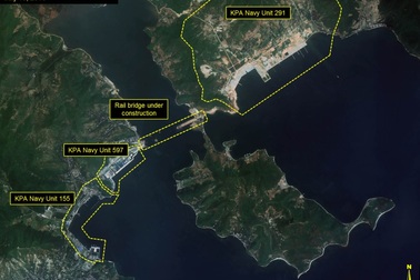 Triều Tiên bị nghi bí mật chế tạo tàu ngầm mới