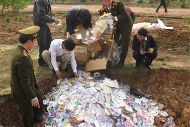Tiêu hủy gần 16.000 văn hóa phẩm “độc hại”