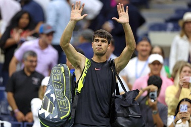 Alcaraz thua sốc trước tay vợt nằm ngoài top 50 ATP