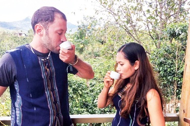 Chàng rể Tây ở miền gái đẹp